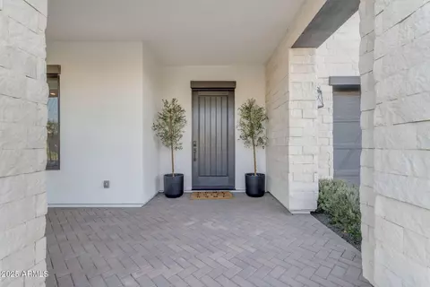 Exterior - 3901 E Sagebrush St, Gilbert, AZ 85296 photo 4 of 10