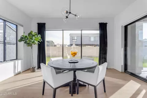 Dining - 3901 E Sagebrush St, Gilbert, AZ 85296 photo 4 of 4