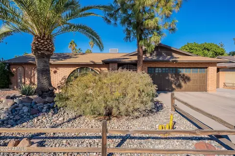 5250 W Harmont Dr, Glendale, AZ 85302