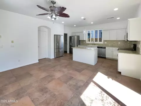 Kitchen - 4319 E Vaughn Ave, Gilbert, AZ 85234 photo 2 of 6