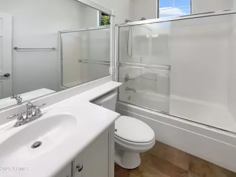 Bath - 4319 E Vaughn Ave, Gilbert, AZ 85234 photo 2 of 4