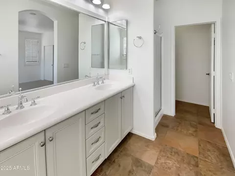 Bath - 4319 E Vaughn Ave, Gilbert, AZ 85234 photo 1 of 4