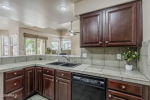 Kitchen - 4202 E Broadway Rd #132, Mesa, AZ 85206 photo 2 of 4