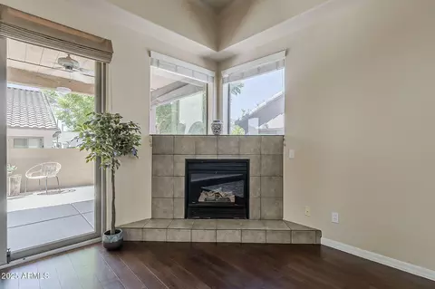 Living - 4202 E Broadway Rd #132, Mesa, AZ 85206 photo 4 of 7