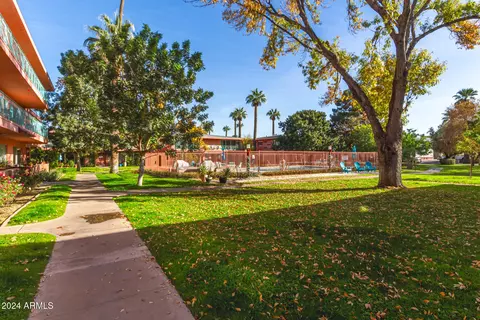Exterior - 150 E Coronado Rd #47, Phoenix, AZ 85004 photo 6 of 10