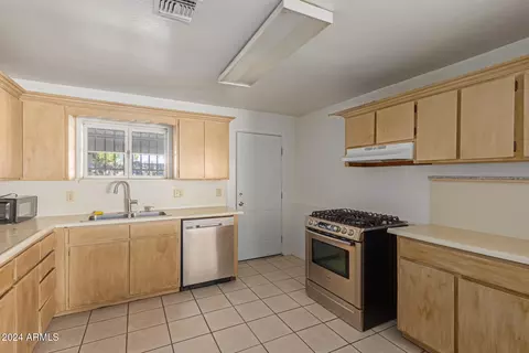Kitchen - 5302 N 22nd Ave, Phoenix, AZ 85015 photo 2 of 4