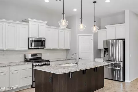 10605 E Monterey Ave, Mesa, AZ 85209