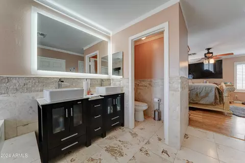 Bath - 3444 E Melody Dr, Phoenix, AZ 85042 photo 3 of 4