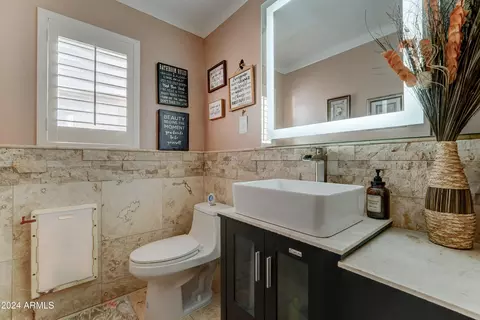 Bath - 3444 E Melody Dr, Phoenix, AZ 85042 photo 1 of 4