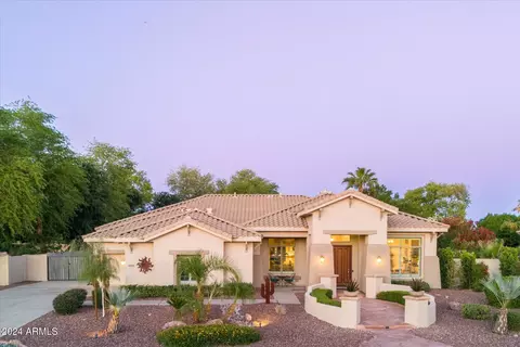 6445 S Honor Ct, Gilbert, AZ 85298