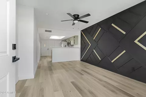 2443 E Tracy Ln E #4, Phoenix, AZ 85032 photo 3