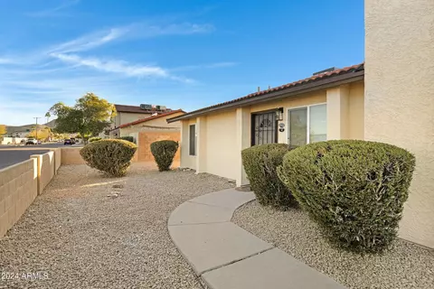 2443 E Tracy Ln E #4, Phoenix, AZ 85032 photo 2