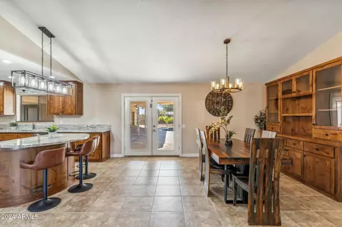 Dining - 1045 E Cloud Rd, Phoenix, AZ 85086 photo 1 of 4