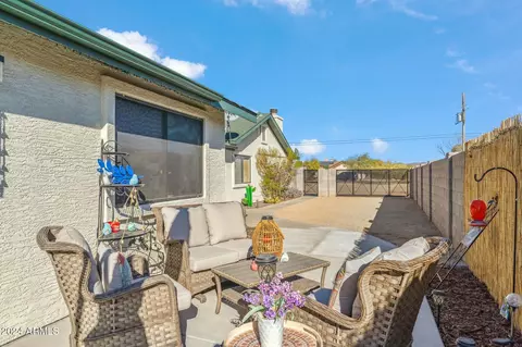 Exterior - 1045 E Cloud Rd, Phoenix, AZ 85086 photo 9 of 10