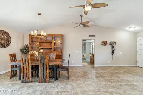Dining - 1045 E Cloud Rd, Phoenix, AZ 85086 photo 4 of 4