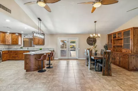 Dining - 1045 E Cloud Rd, Phoenix, AZ 85086 photo 3 of 4