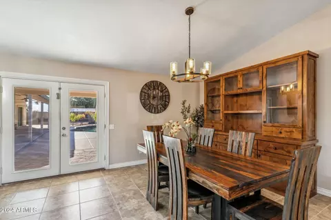 Dining - 1045 E Cloud Rd, Phoenix, AZ 85086 photo 2 of 4