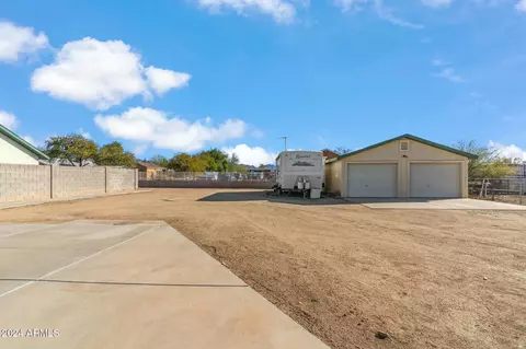 Exterior - 1045 E Cloud Rd, Phoenix, AZ 85086 photo 7 of 10
