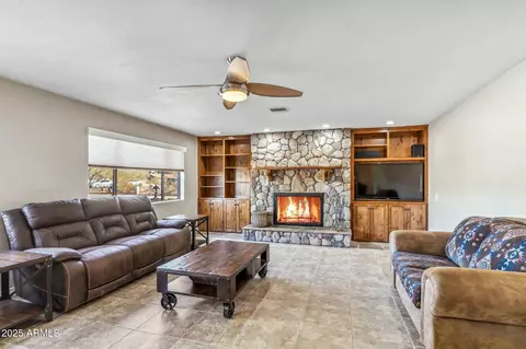 Living - 1045 E Cloud Rd, Phoenix, AZ 85086 photo 1 of 4