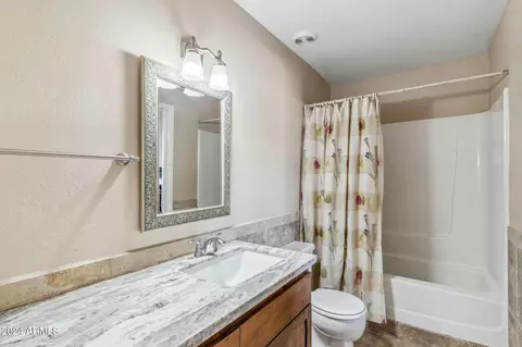 Bath - 1045 E Cloud Rd, Phoenix, AZ 85086 photo 2 of 6