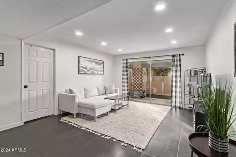 540 N May St #1102, Mesa, AZ 85201