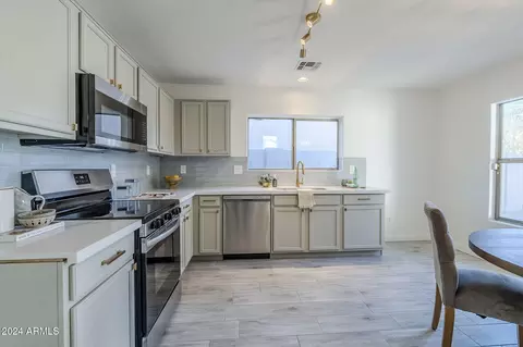 6308 S 45th Dr, Laveen, AZ 85339