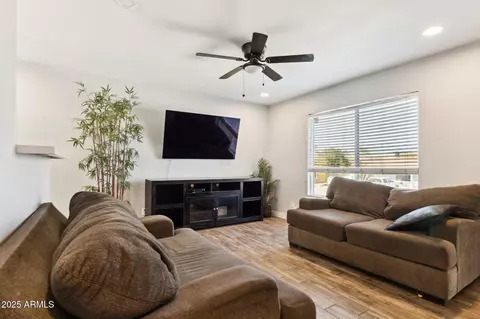 4315 E Nancy Ln, Phoenix, AZ 85042 photo 7