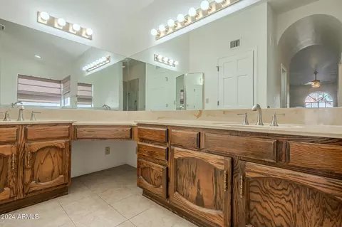 669 E Linda Ln, Gilbert, AZ 85234 photo 31
