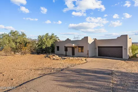 19255 E Cactus Way, Black Canyon City, AZ 85324