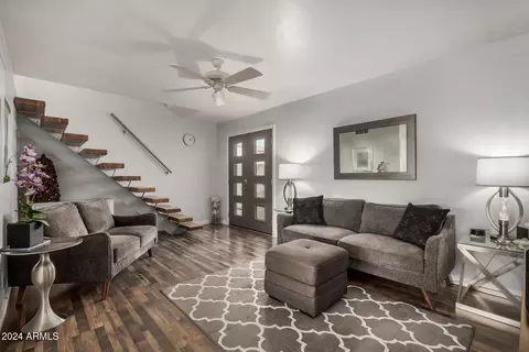 939 W Mission Ln, Phoenix, AZ 85021