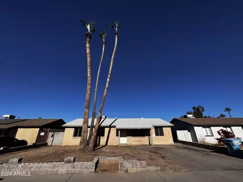 8132 W Earll Dr, Phoenix, AZ 85033