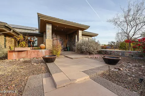 Exterior - 3702 E Brown Rd, Mesa, AZ 85205 photo 2 of 5