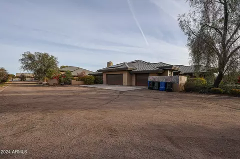 Exterior - 3702 E Brown Rd, Mesa, AZ 85205 photo 3 of 5