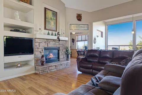 Living - 608 Elk Ridge Dr, Payson, AZ 85541 photo 3 of 3