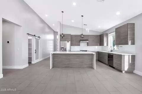 1421 E Weldon Ave, Phoenix, AZ 85014 photo 8
