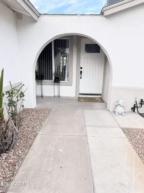 Exterior - 5656 S 45th Pl, Phoenix, AZ 85040 photo 1 of 4