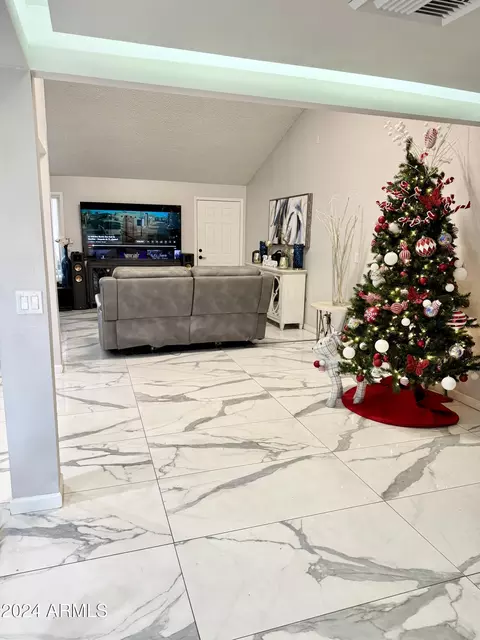 Living - 5656 S 45th Pl, Phoenix, AZ 85040 photo 2 of 3