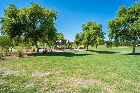 View/Area - 4728 E Waterman St #101, Gilbert, AZ 85297 photo 4 of 12