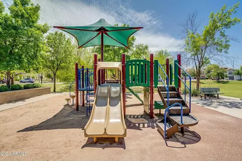 View/Area - 4728 E Waterman St #101, Gilbert, AZ 85297 photo 9 of 12