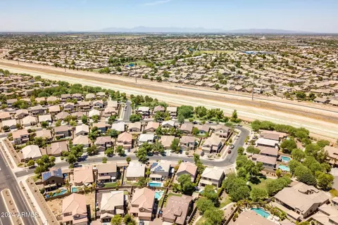 View/Area - 4728 E Waterman St #101, Gilbert, AZ 85297 photo 11 of 12