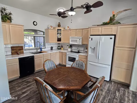 Kitchen - 2101 S Meridian Rd #421, Apache Junction, AZ 85120 photo 1 of 3