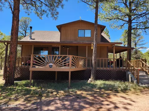 3326 Apache Dr, Overgaard, AZ 85933