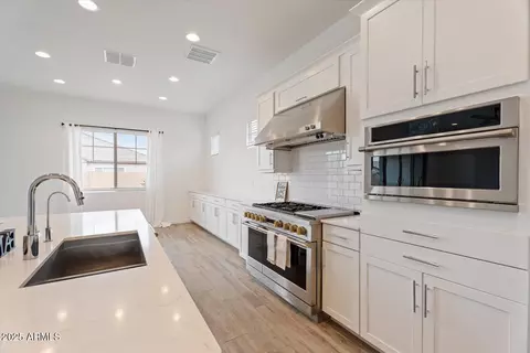 214 E Taurus Pl, Chandler, AZ 85249 photo 9