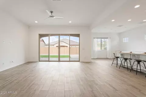214 E Taurus Pl, Chandler, AZ 85249 photo 3