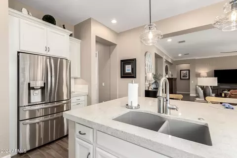 Kitchen - 2595 S Jeffry St, Gilbert, AZ 85295 photo 5 of 6