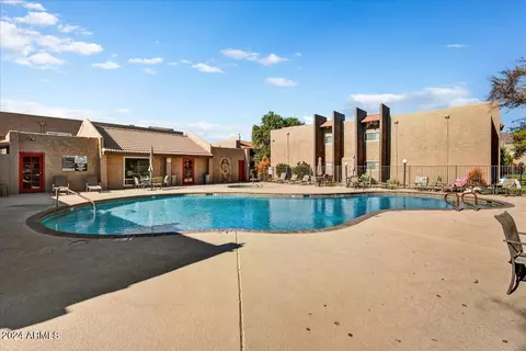 Exterior - 5525 E Thomas Rd #N1, Phoenix, AZ 85018 photo 4 of 5