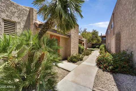 Exterior - 5525 E Thomas Rd #N1, Phoenix, AZ 85018 photo 5 of 5