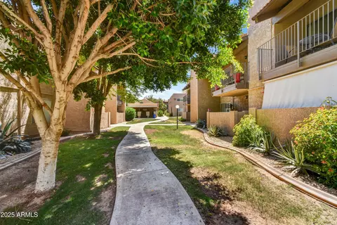 Exterior - 5525 E Thomas Rd #N1, Phoenix, AZ 85018 photo 2 of 5