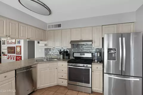 2456 E Vista Dr, Phoenix, AZ 85032 photo 11