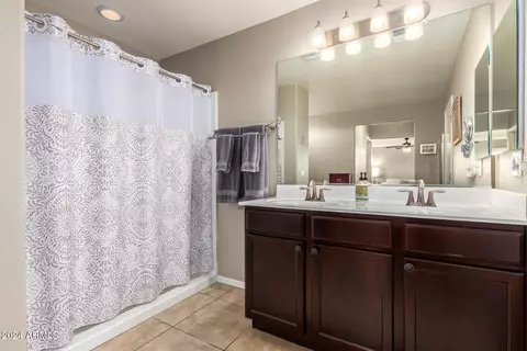 Bath - 1744 E 16th Ave, Apache Junction, AZ 85119 photo 2 of 3